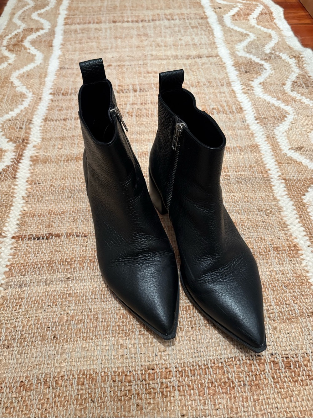 Everlane The Boss Boot - Pebbled Black Leather - Women s 7.5 / EU 38